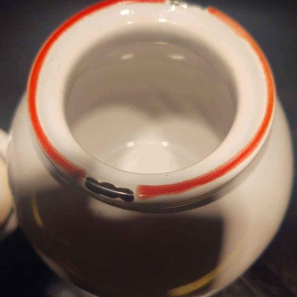 Small Porcelain Pot White and Red Rustic Appearance - Picture 7 of 9